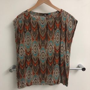 Lightweight Top with pattern